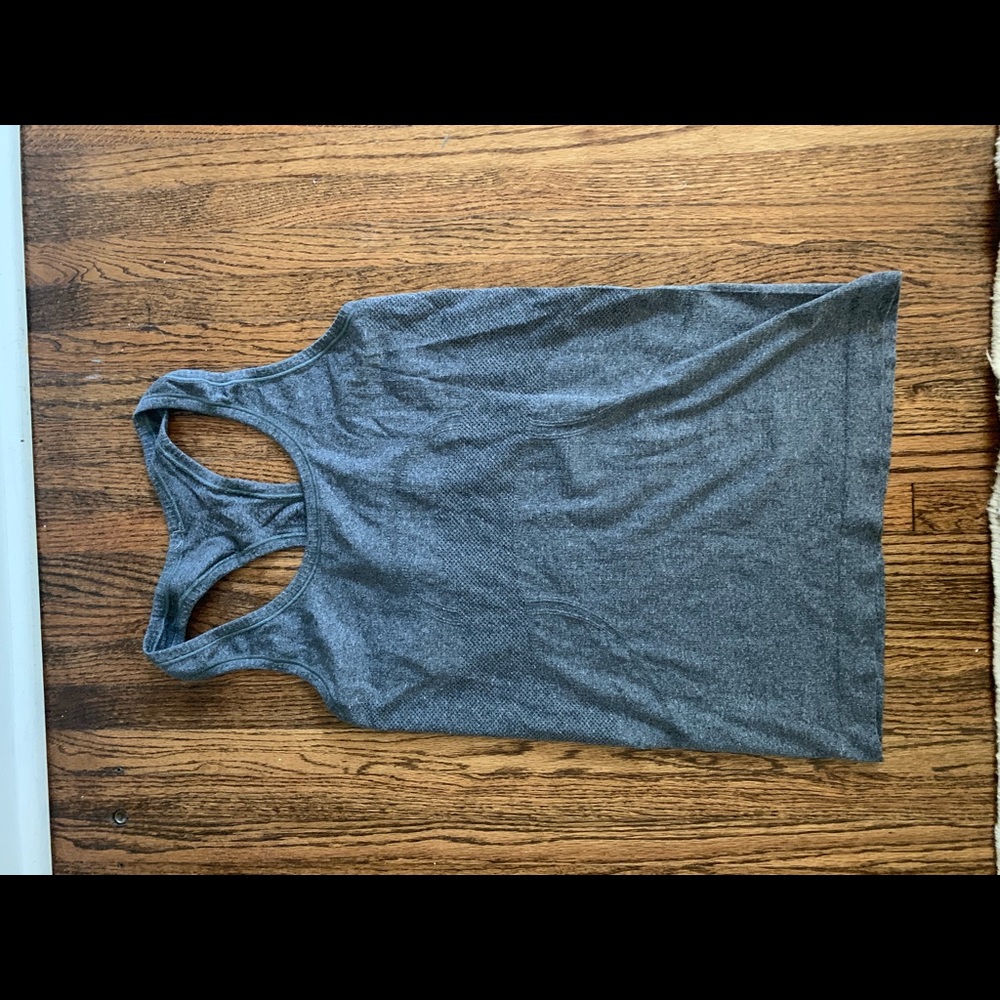 grey lululemon tank top